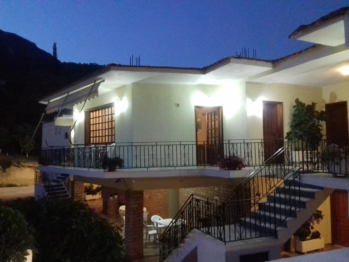 Fountas Studios Parga Buitenkant foto